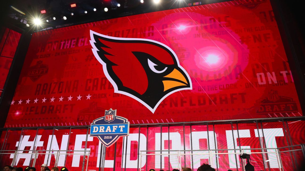 betway必威体育平台官网 - NFL暂停红雀高管涉赌政策违规行为：行业自律与合规风险全解析 - betway必威体育